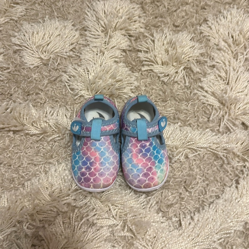 Toddler girl water shoes